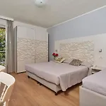 Hotel Eco Ariston 3*