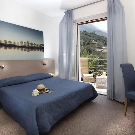 Eco Ariston Hotel 3*