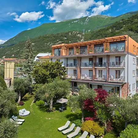 Eco Ariston Hotel 3*