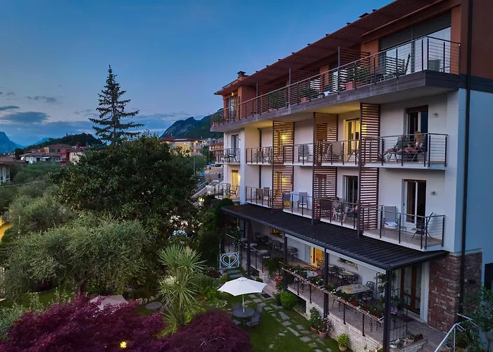 Hotel Eco Ariston 3*