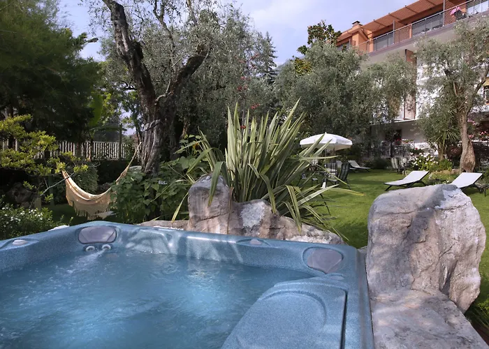 Hotel Eco Ariston 3*