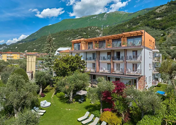 Eco Ariston Hotel 3*