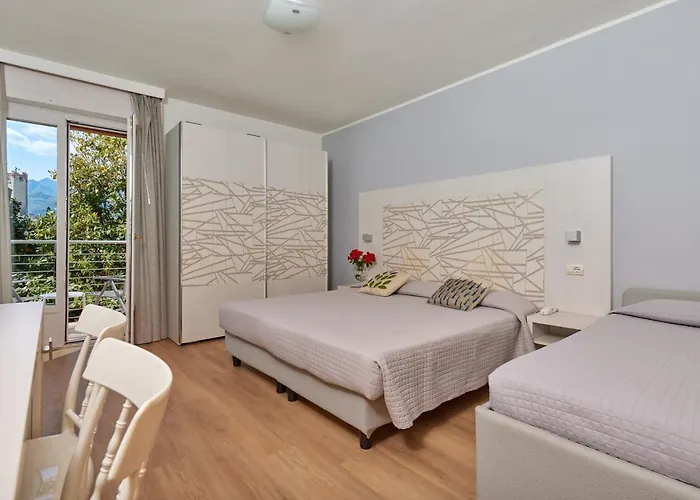 Hotel Eco Ariston 3*